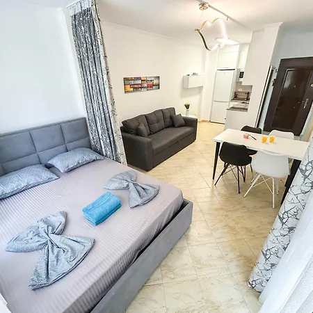 1 Bedroom 675 Apartment *